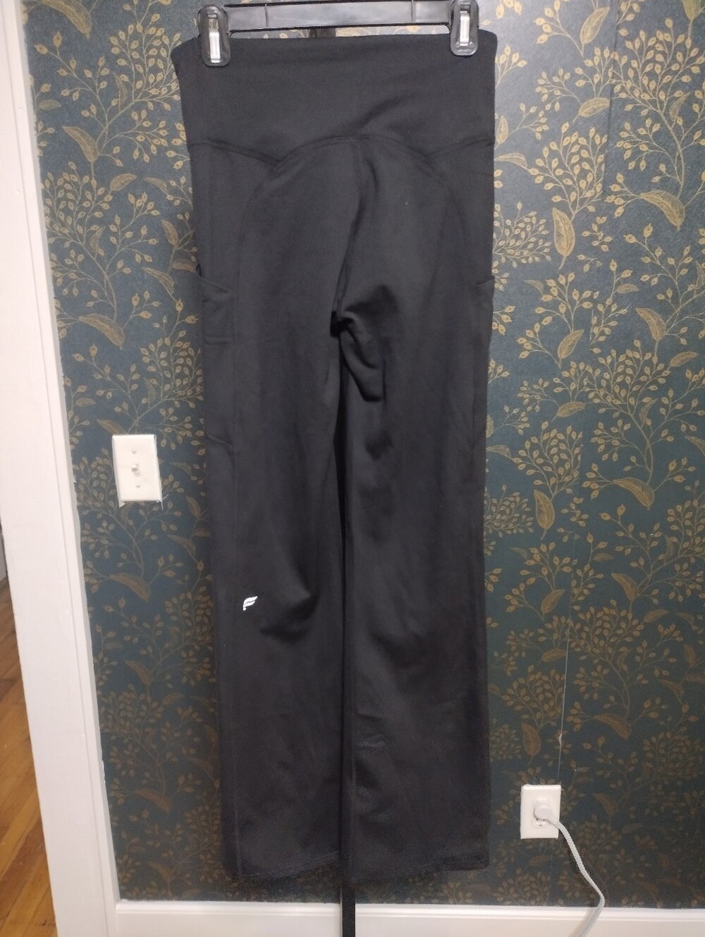 NEW Fabletics Black High-Waist Flare Yoga Pants - Picture 2 of 4